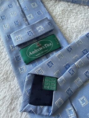 Andrew's Milano	Blue Geometric Woven Jacquard Long XL 62 x 3.25	100% Silk Tie